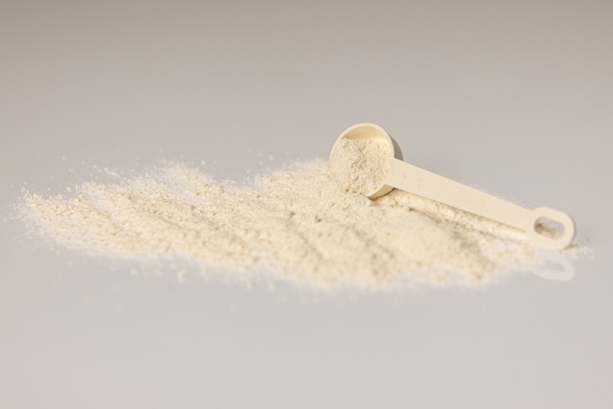 Atleta con integratori naturali per performance